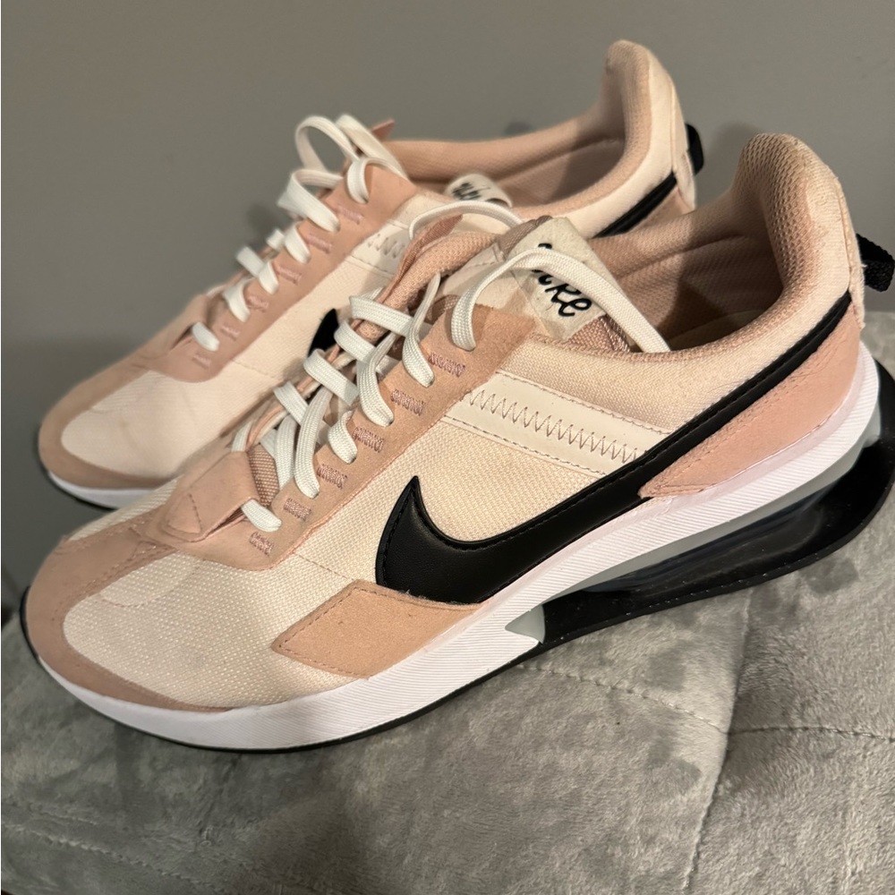 Soft pink and black Nike Air Max! Size 8.5 womens